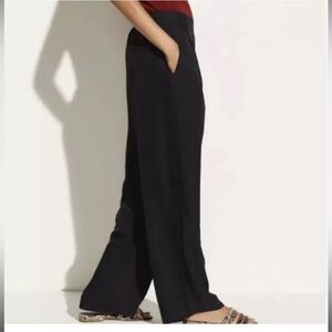 Vince NWOT wide leg light fluid pants.